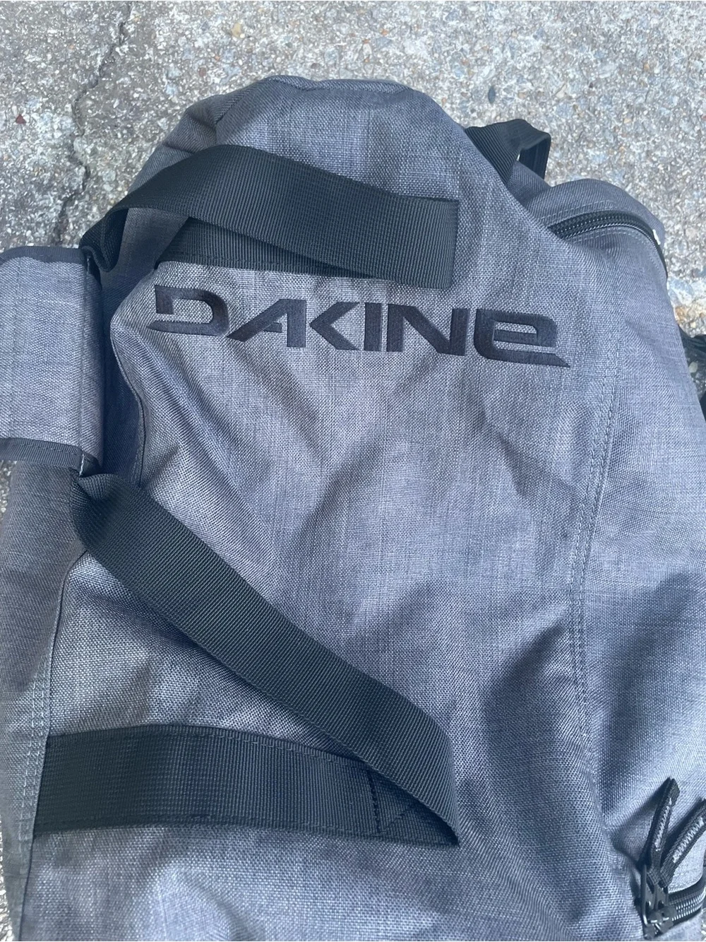 Dakine Men's Gray Travel Duffel with Black Straps